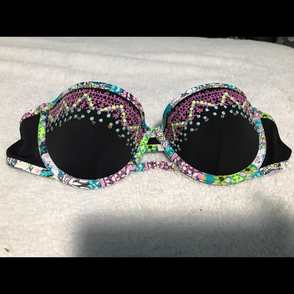 Bikini - Picture 2 of 6
